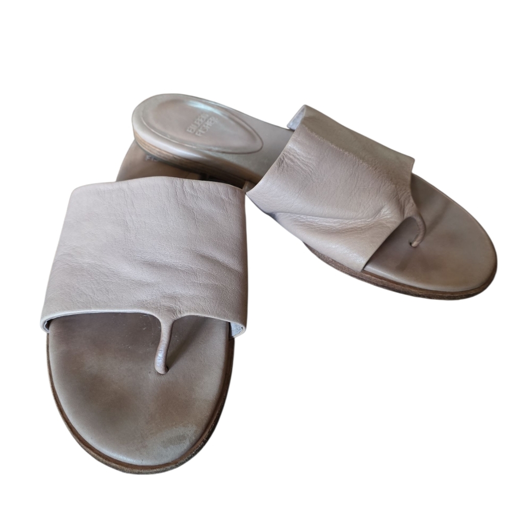 EILEEN FISHER cream beige leather toe-post sandals Size 9
